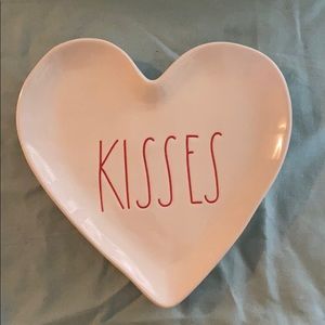 Kisses heart plate Rae Dunn